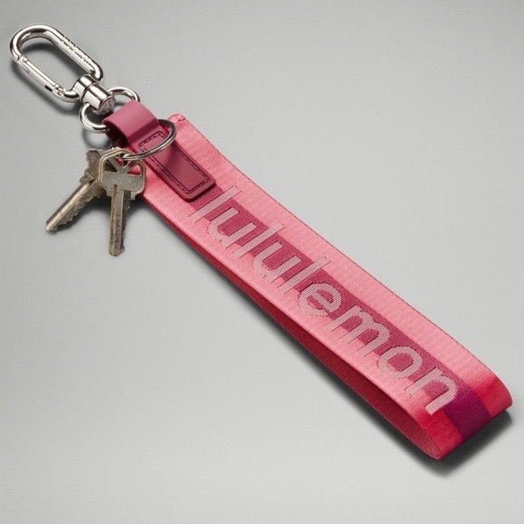 Lululemon Never Lost Keychain Wordmark NWT Sakura Pink/Washed Mauve/White - Picture 4 of 11